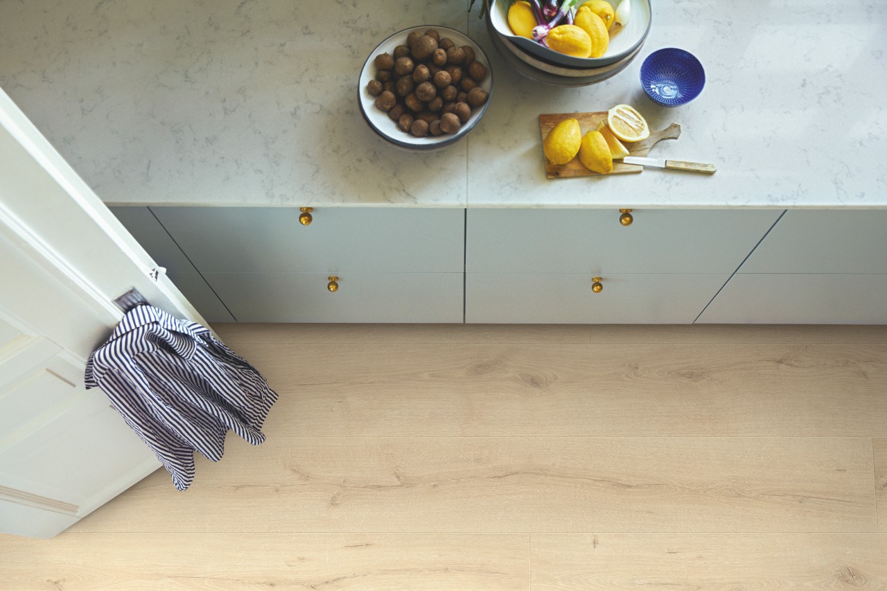 Ламинат Pergo Wide Long Plank Дуб морской L0234-03571 2050×240×9,5 фото в интерьере